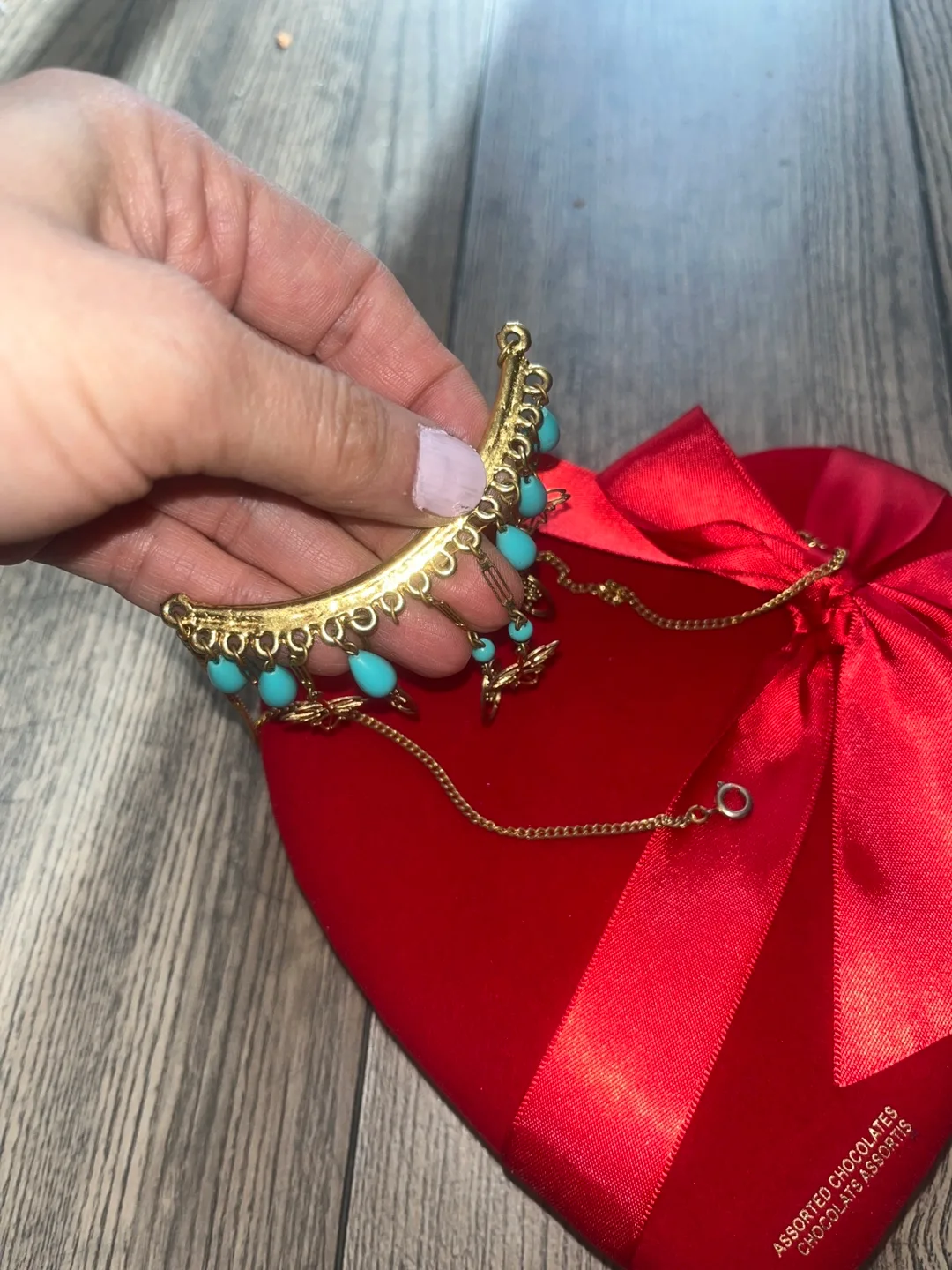 Gold statement necklace with turquoise accents thumbnail