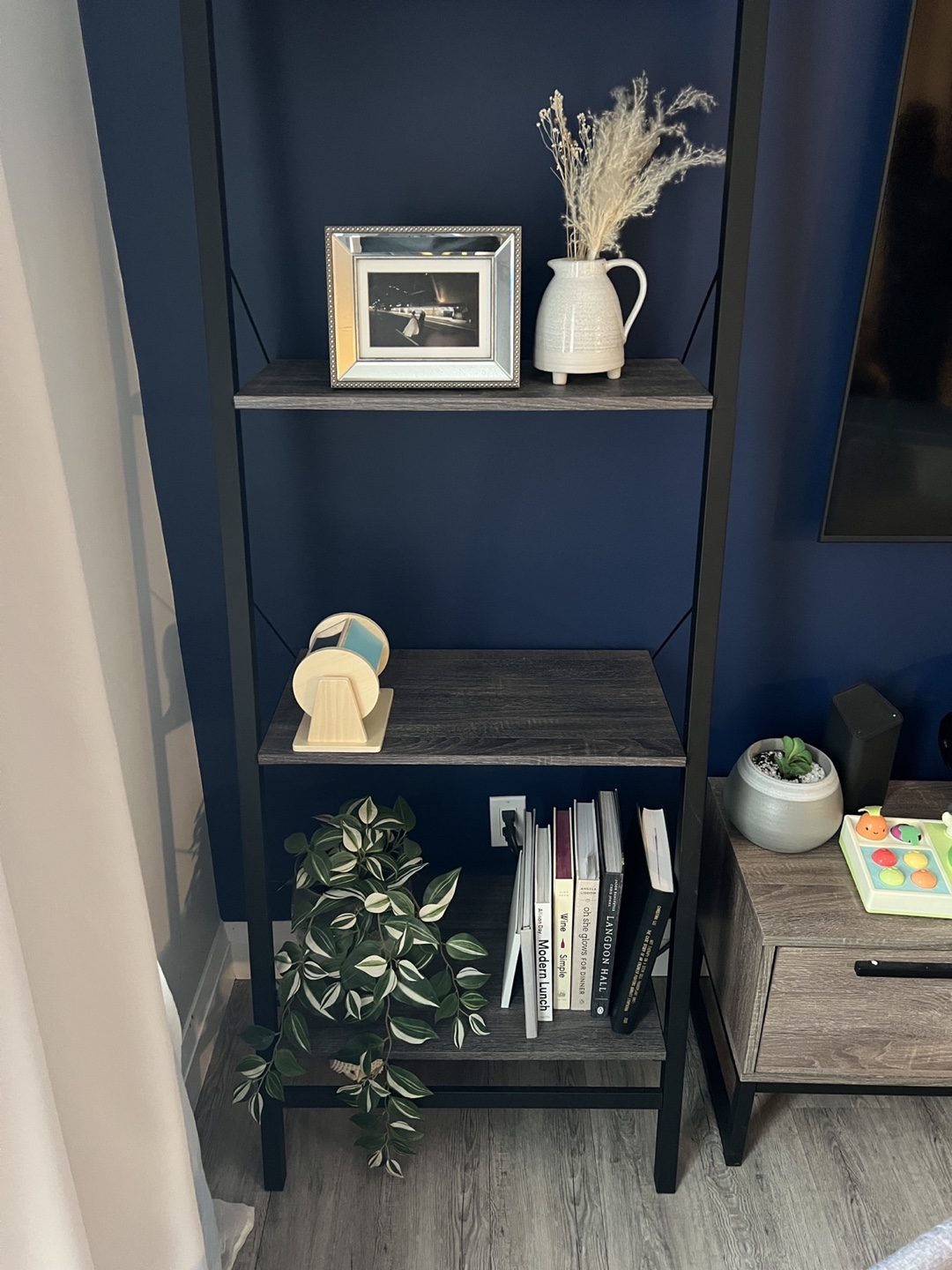 Ladder bookshelf - photo 2
