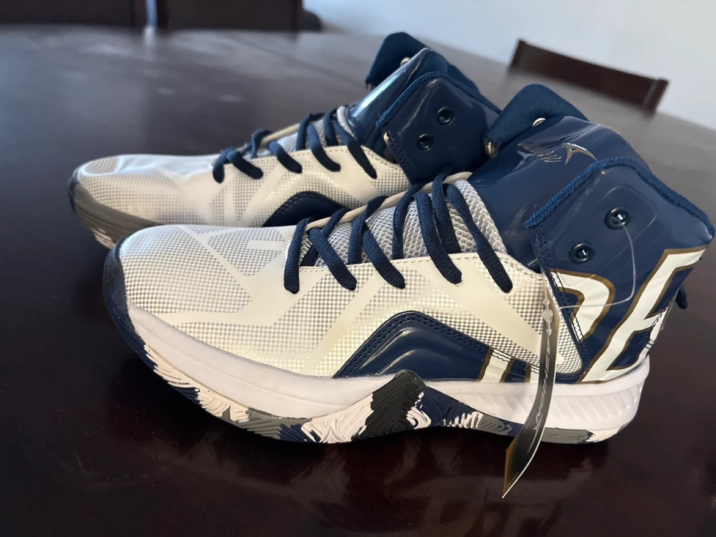 Ashion Men's Basketball Shoes - Size 40 image indicator(3)