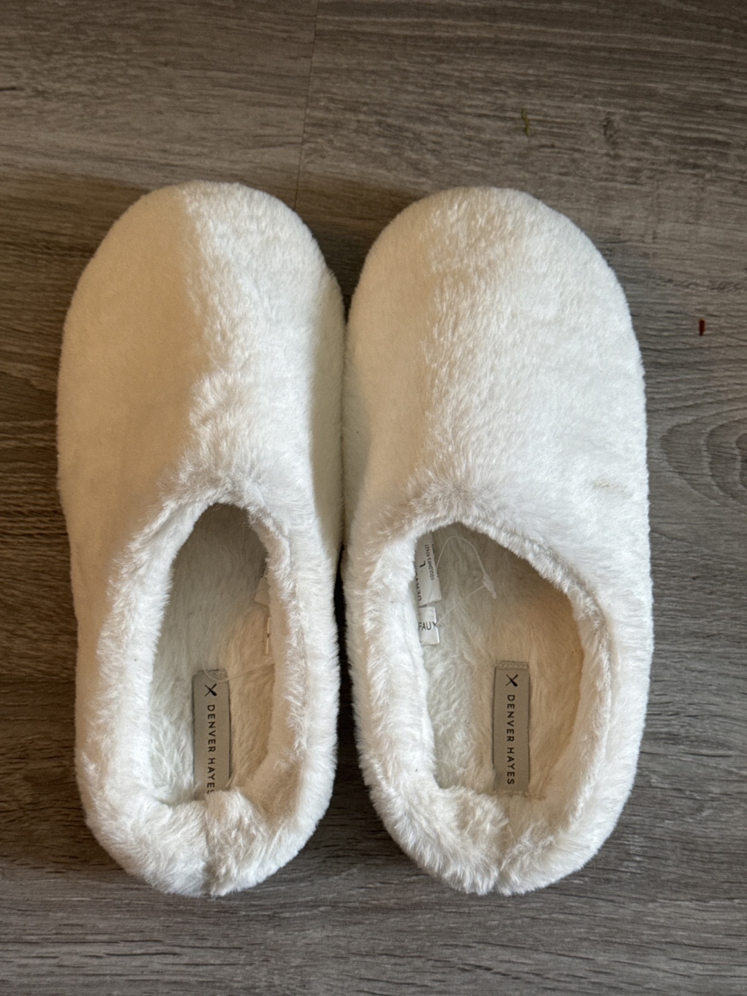 Denver Hayes White Fuzzy Slippers