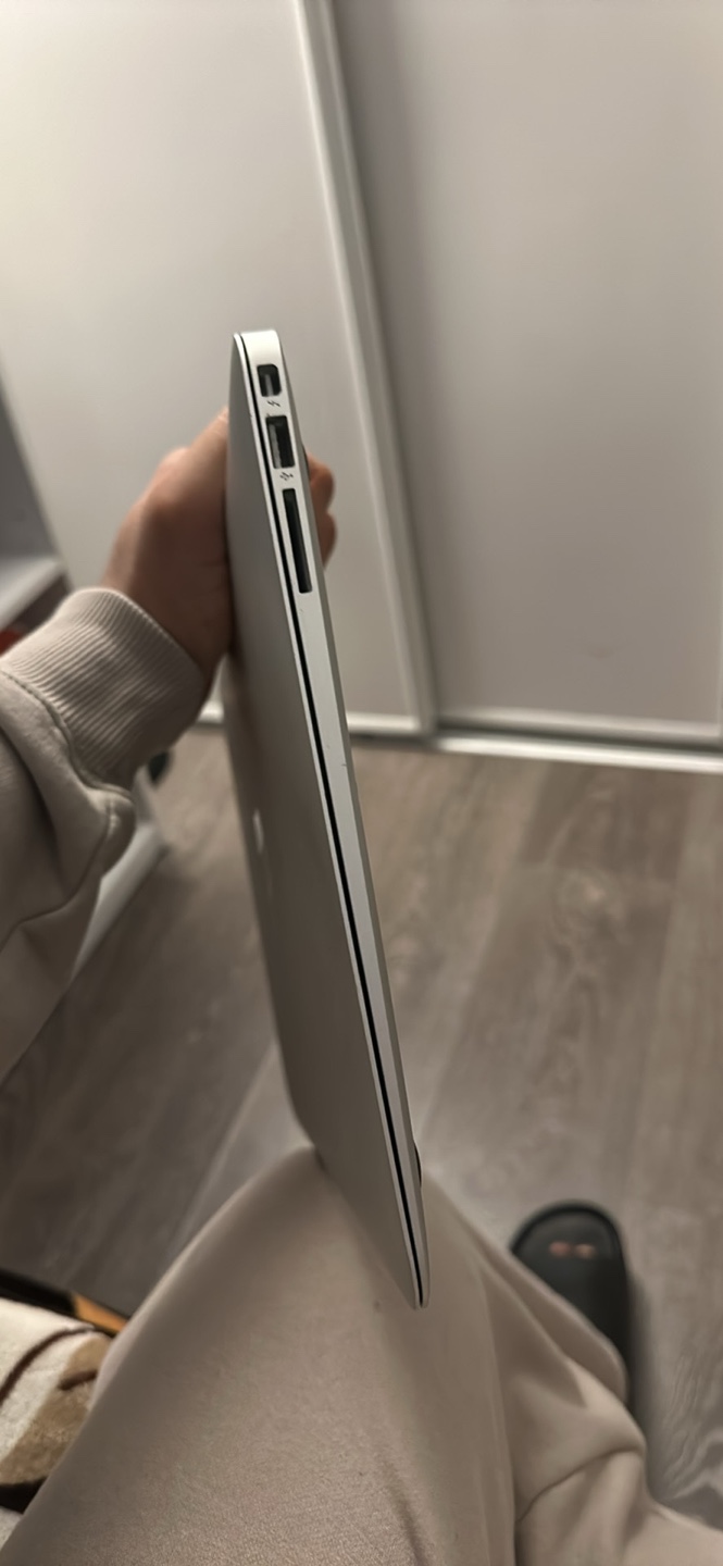 MacBook Air 11-inch - photo 3