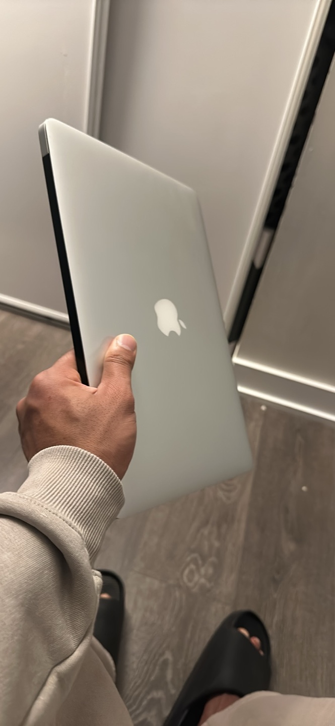 MacBook Air 11-inch
