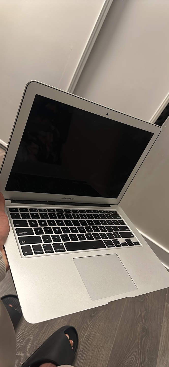 MacBook Air 11-inch - photo 2