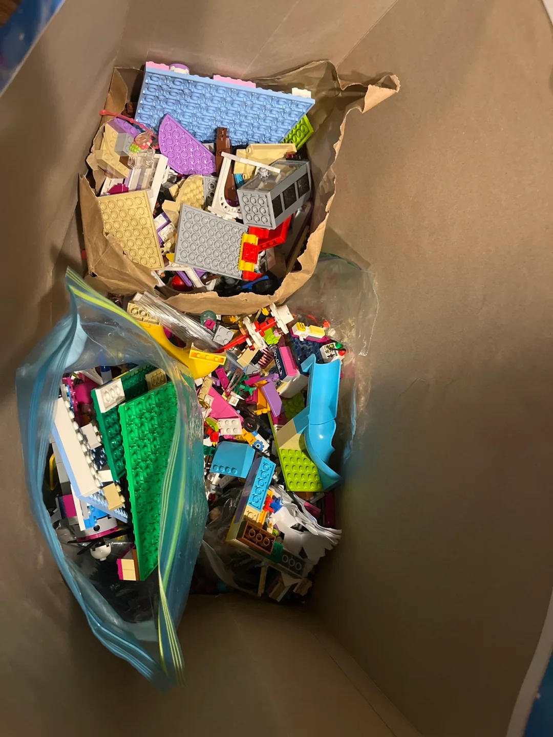 LEGO Friends Lot - Bulk LEGO Pieces image indicator(2)