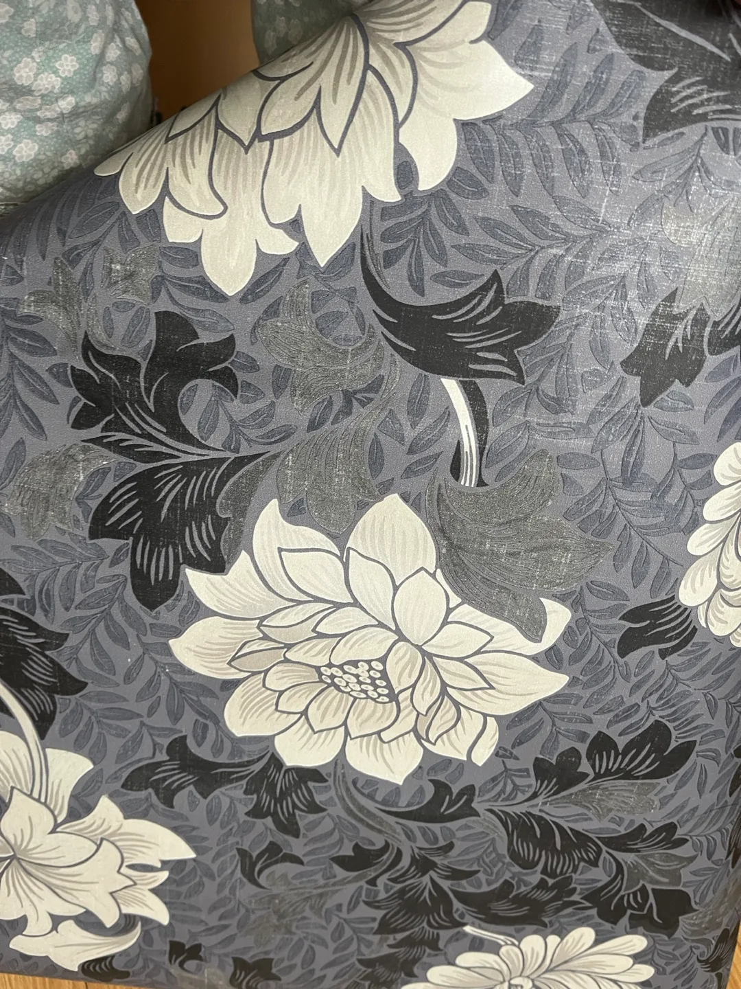 Mayflower Wallpaper Rolls - FJ741209 - Grey Floral Design image indicator(2)