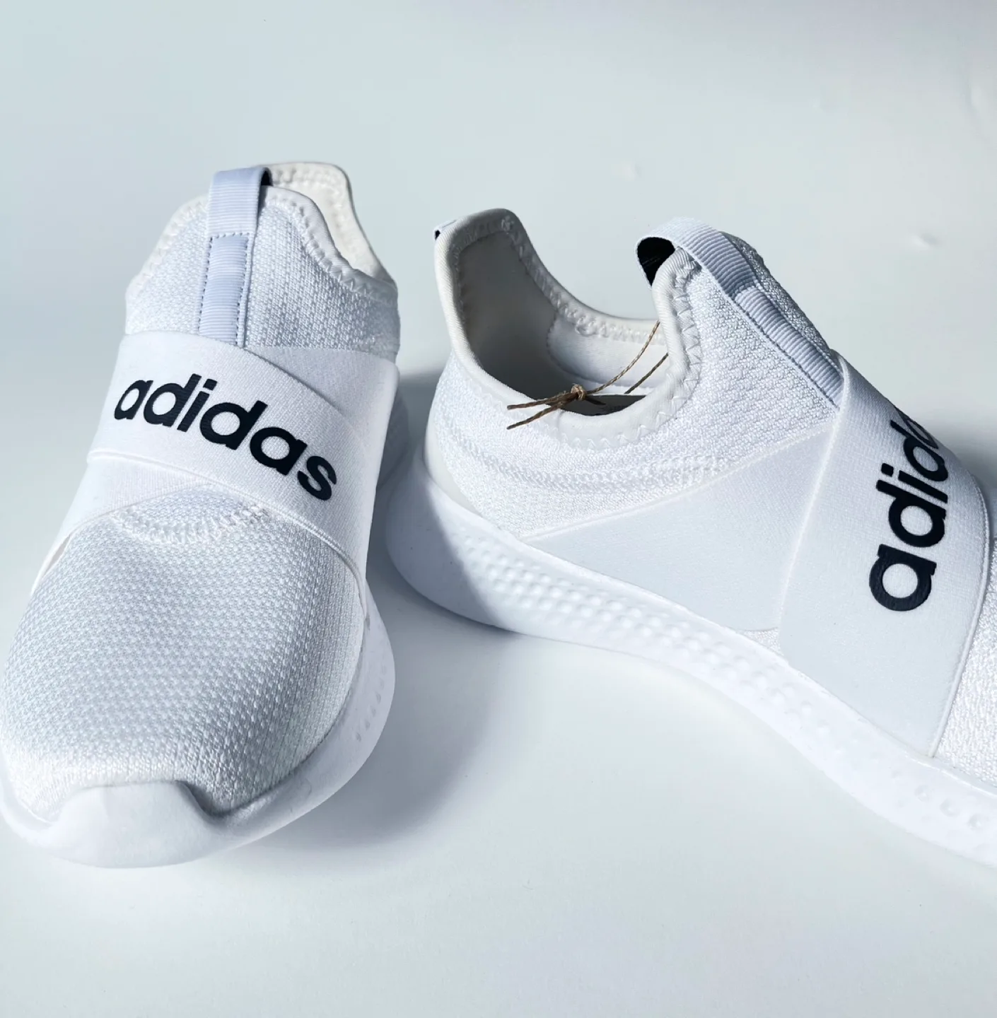 Super Comfortable Adidas Women’s White Workout Sneakers thumbnail