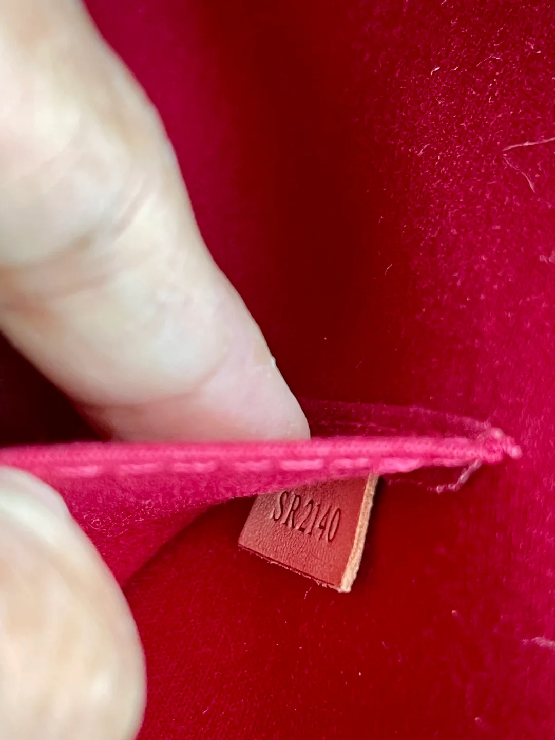 Authentic Louis Vuitton Monogram Roxbury Vernis Red  Handbag image indicator(8)