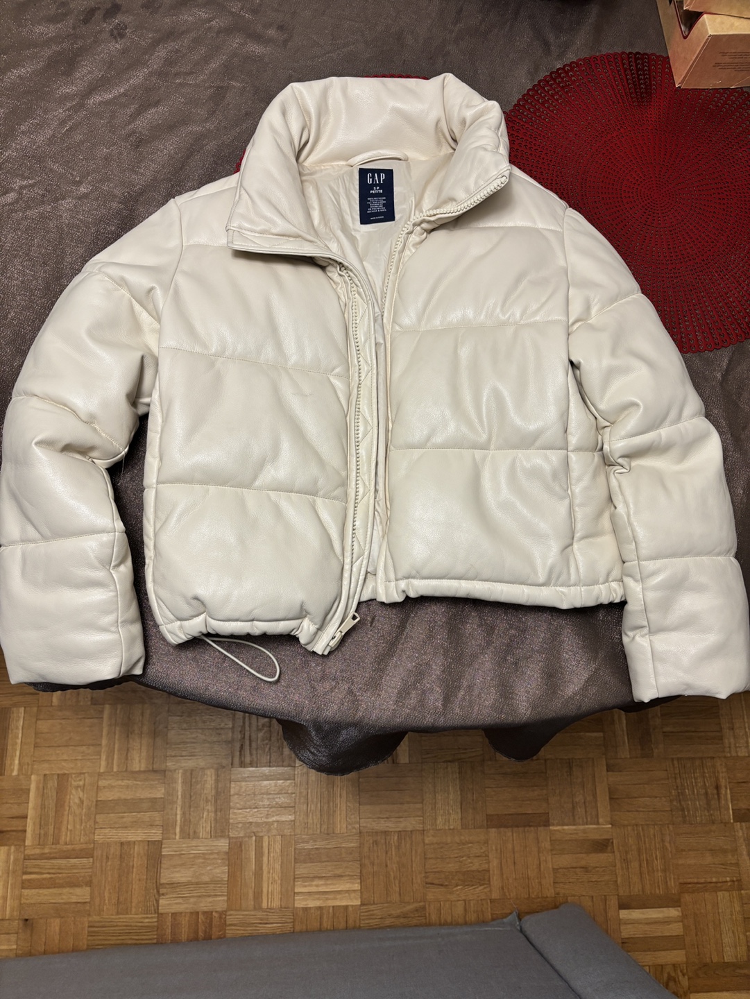 GAP Petite Cream Faux Leather Puffer Jacket - photo 5