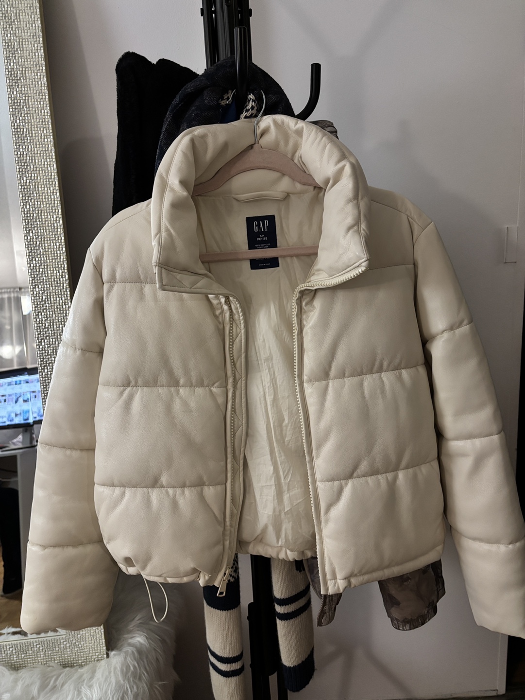 GAP Petite Cream Faux Leather Puffer Jacket - photo 2