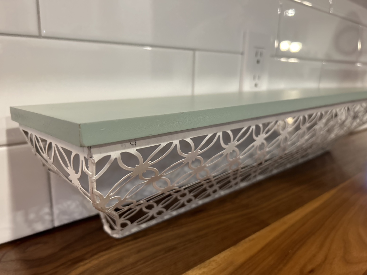 Painted wooden and metal shelf - photo 2
