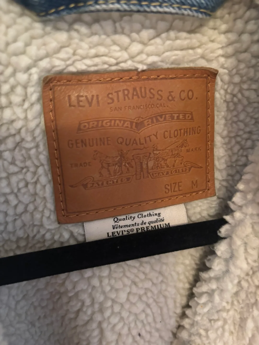 Levi's Sherpa Denim Jacket - Size M image indicator(2)