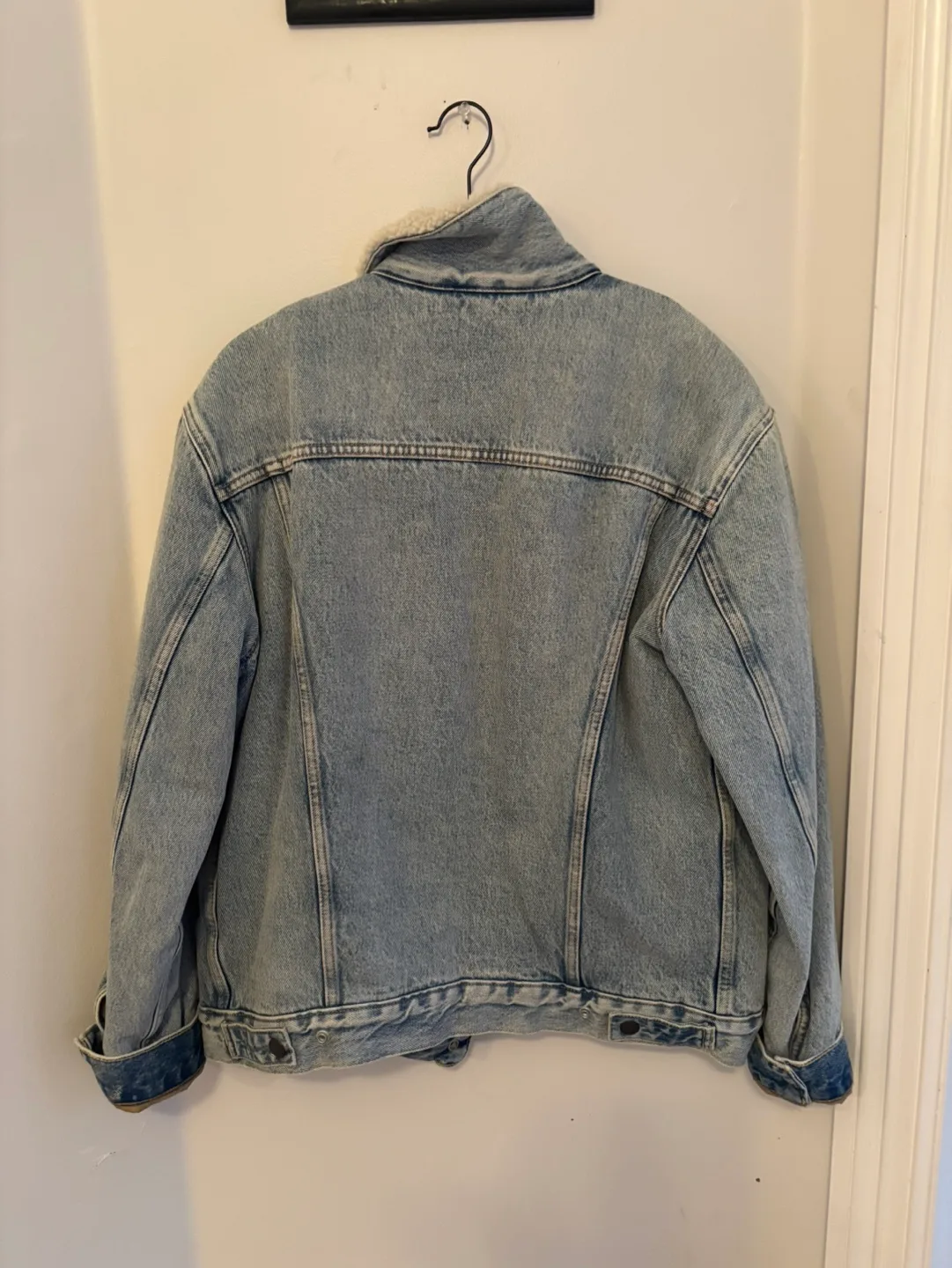 Levi's Sherpa Denim Jacket - Size M image indicator(3)