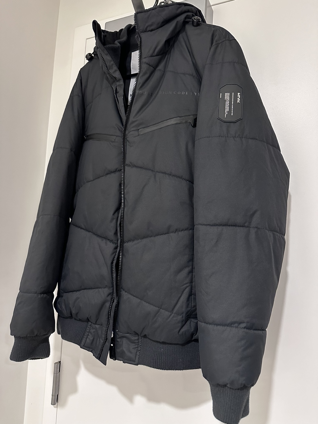 House Brand Men's Black Puffer Jacket Size M