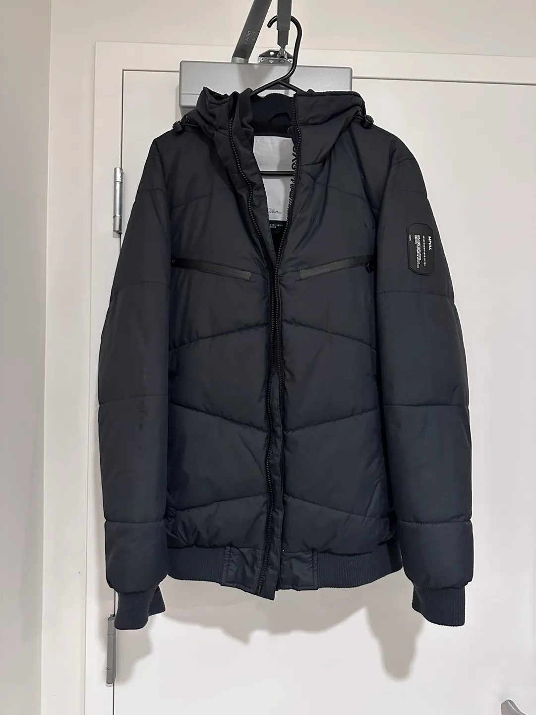House Brand Men's Black Puffer Jacket Size M image indicator(2)
