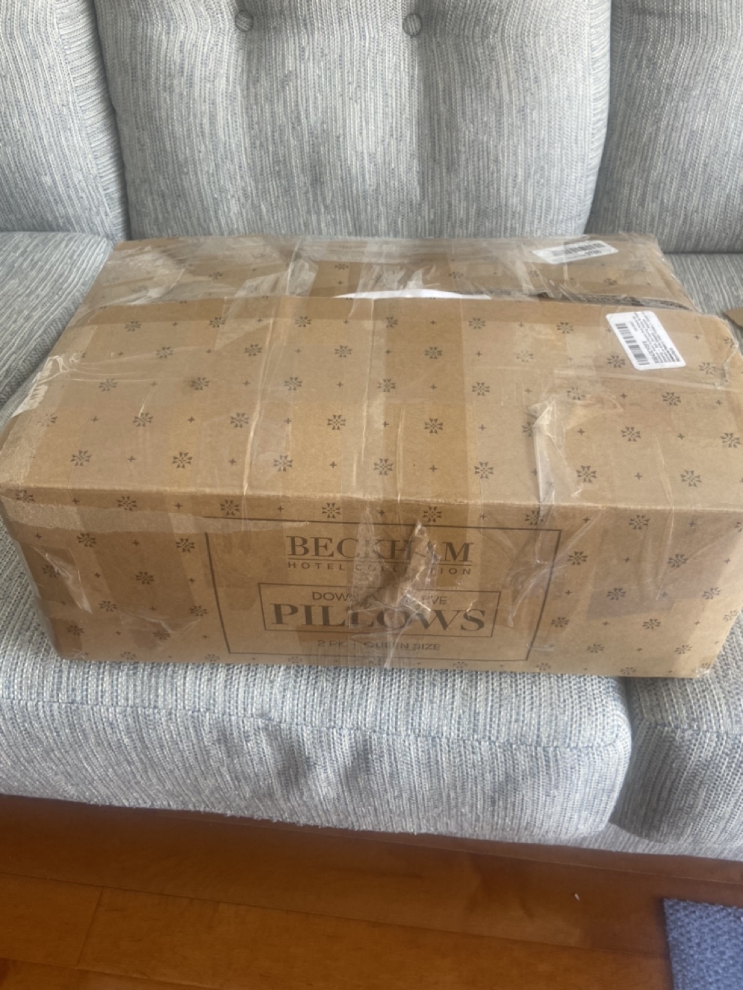 2 Queen pillows - photo 2