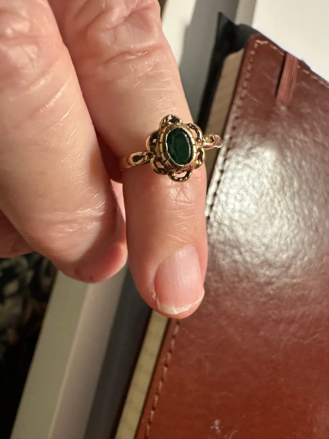 Vintage Gold Ring with Green Stone thumbnail