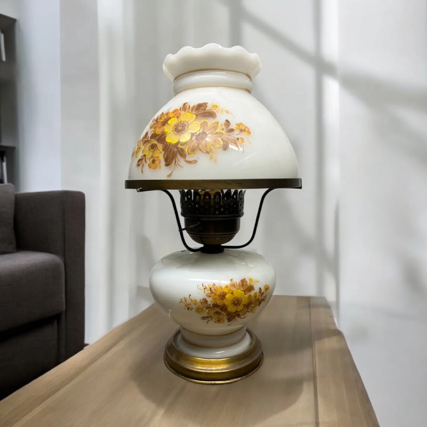 Vintage Floral hurricane Table Lamp image indicator(2)