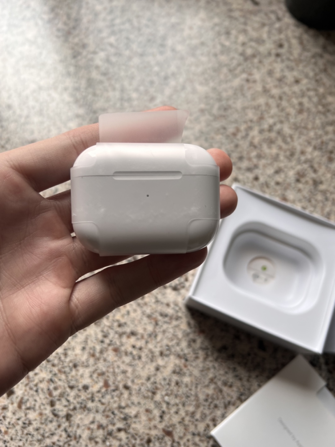 Apple AirPods Pro 2 with Charging Case - photo 4