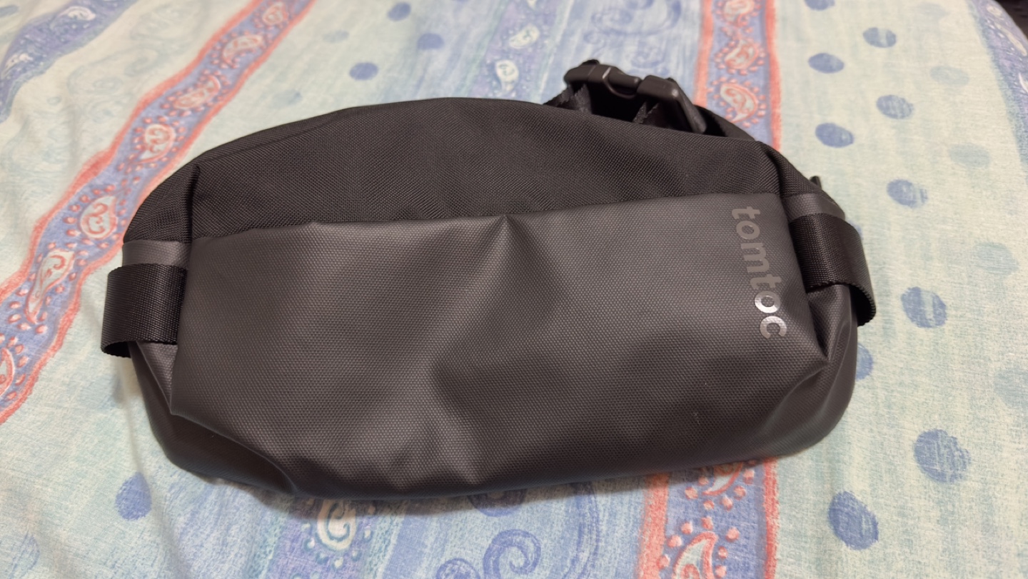 Tomtoc Sling Bag / Crossbody Bag - Black