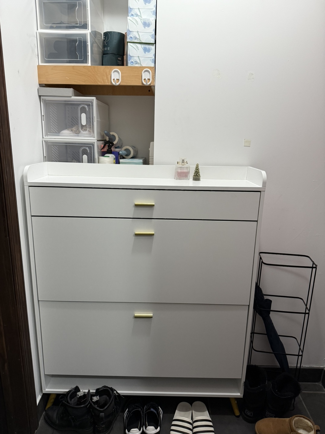 White 3-Drawer Shoe Cabinet with Gold Handles
