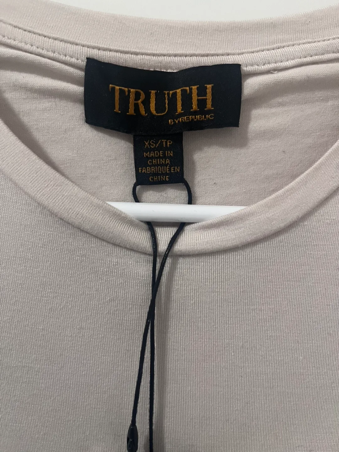 TRUTH by REPUBLIK Beige T-Shirt - Size XS image indicator(2)