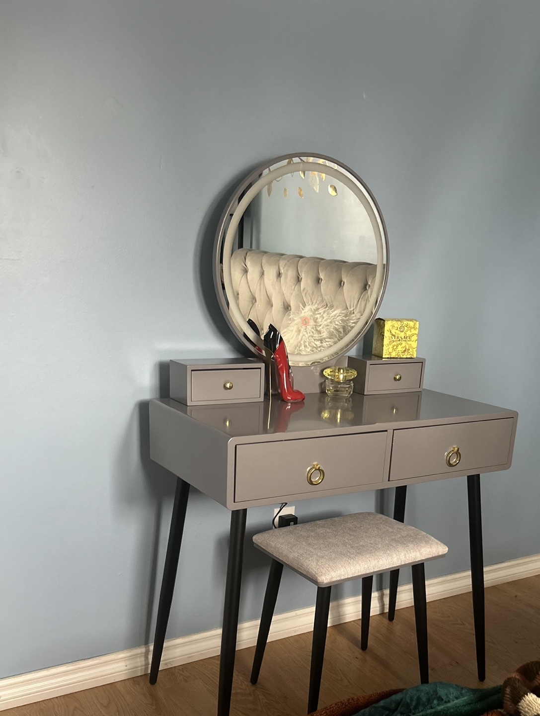 Grey vanity table with stool