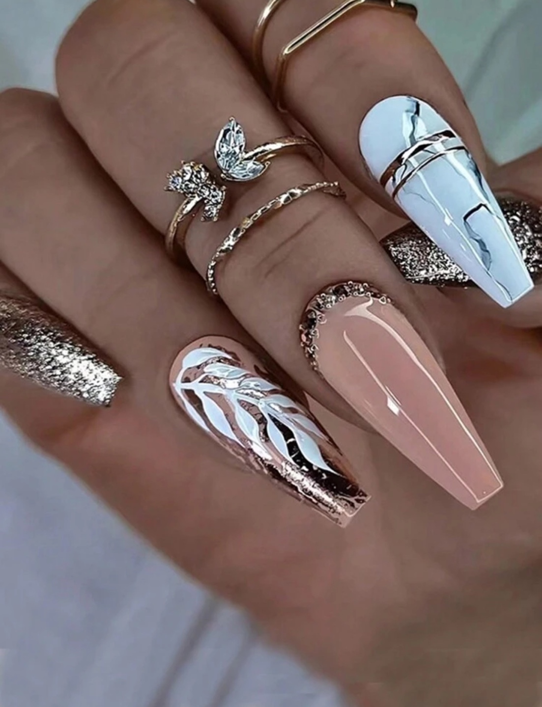 Gorgeous press-on nails - marble and gold glitter