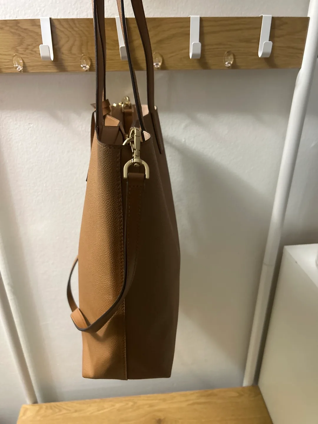 Michael Kors Brown Leather Tote Bag with Wristlet.  Authentic image indicator(4)