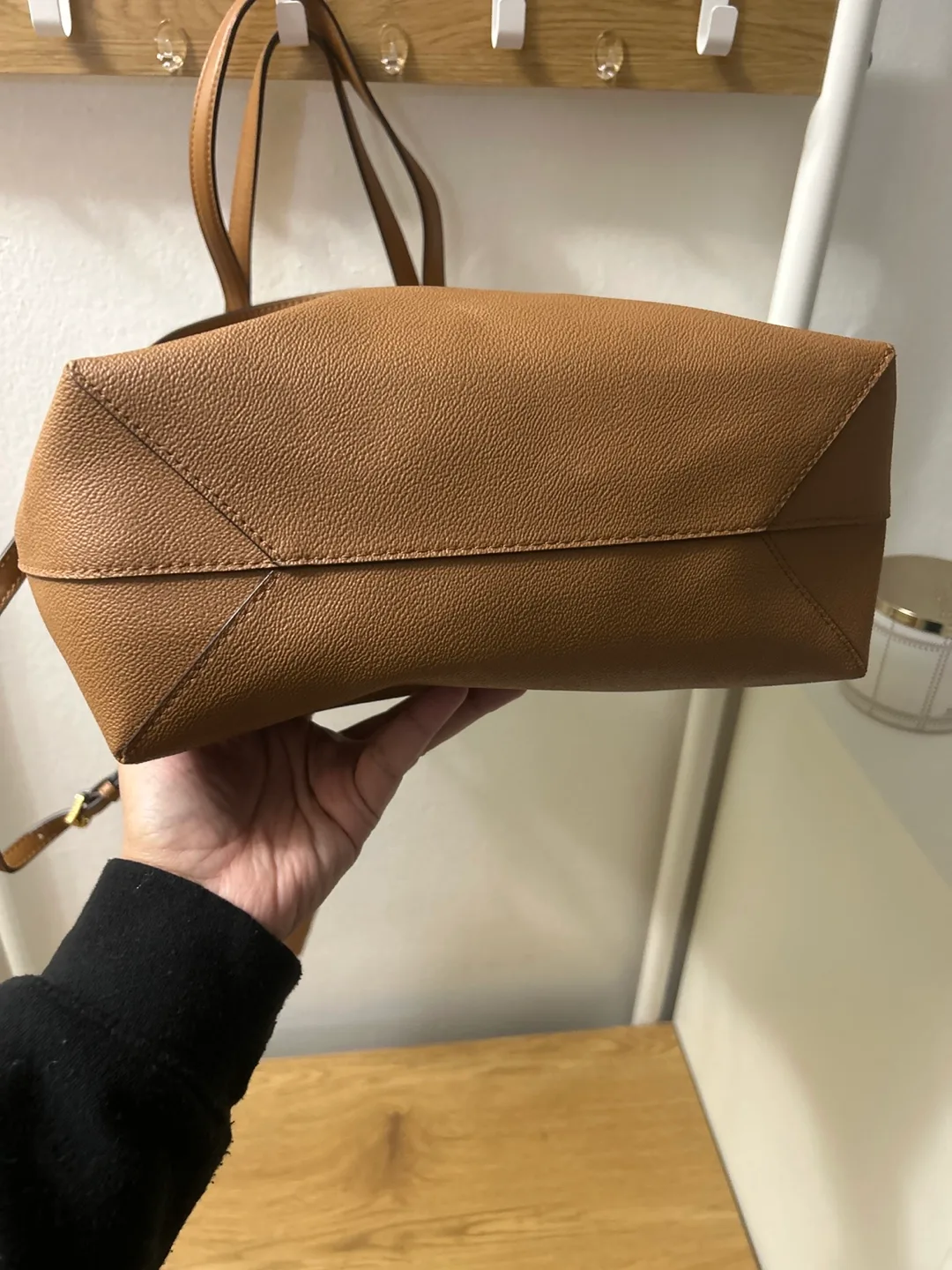 Michael Kors Brown Leather Tote Bag with Wristlet.  Authentic image indicator(5)