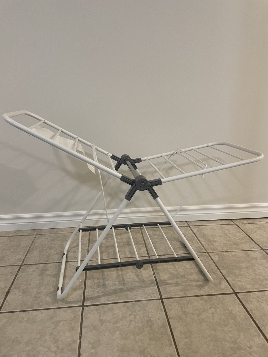 BRAND NEW SONGMICS DRY RACK
