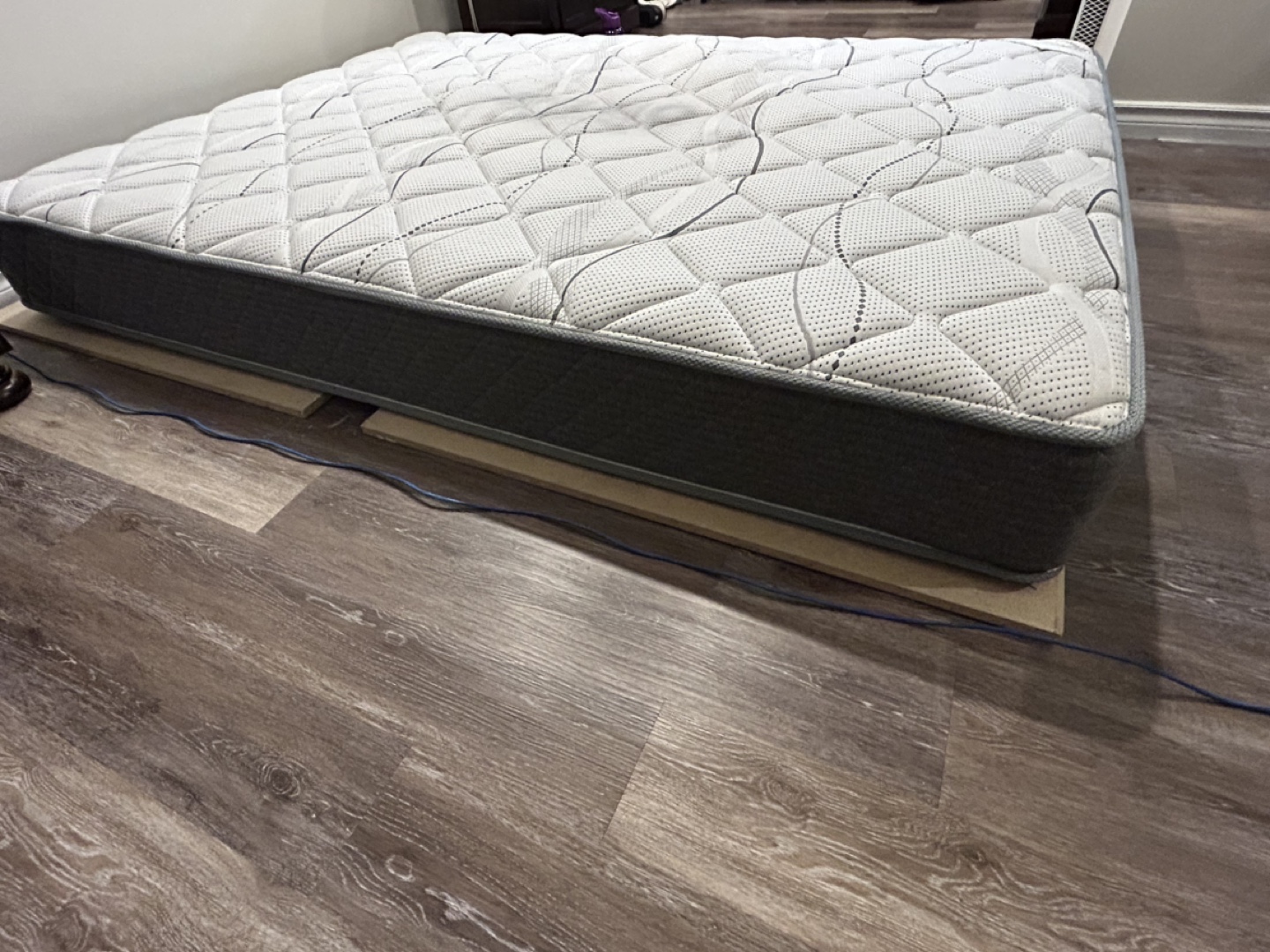 Queen size mattress - photo 2