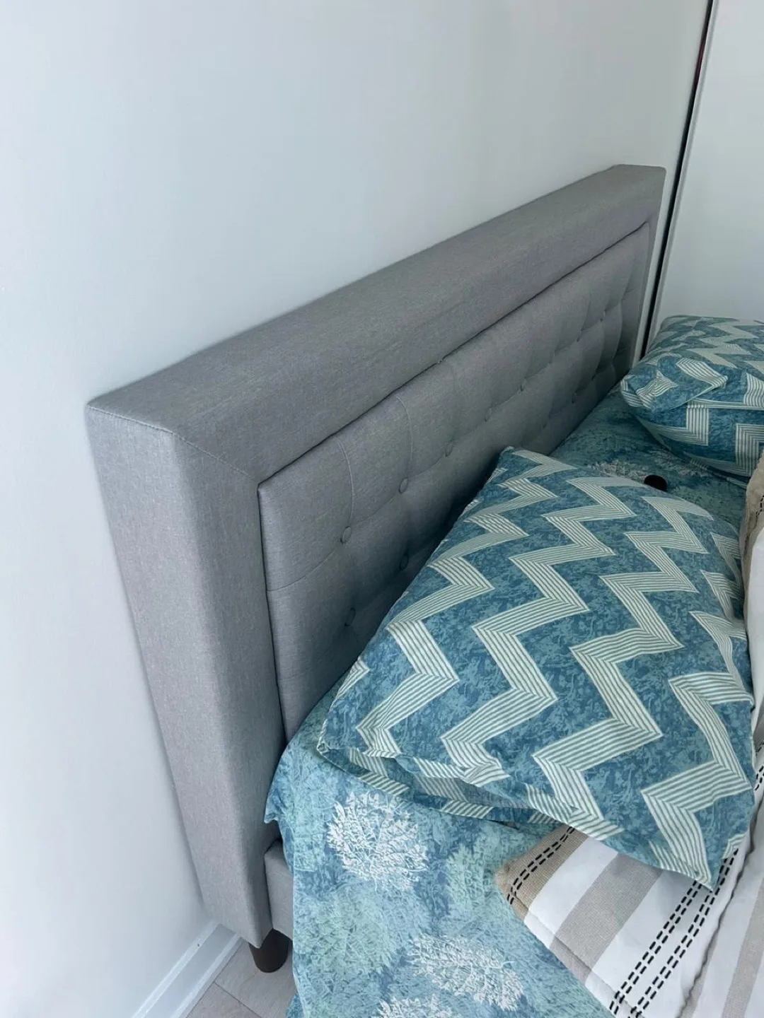 Queen Size Upholstered Bed Frame with Headboard image indicator(2)