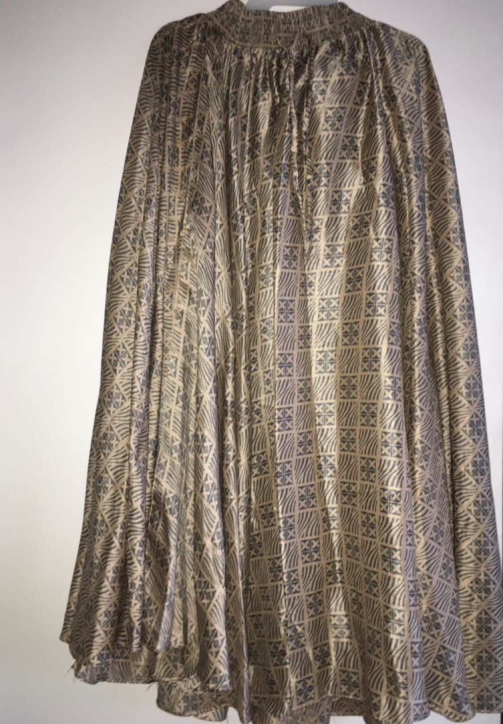 Unique patterned  skirt with lining