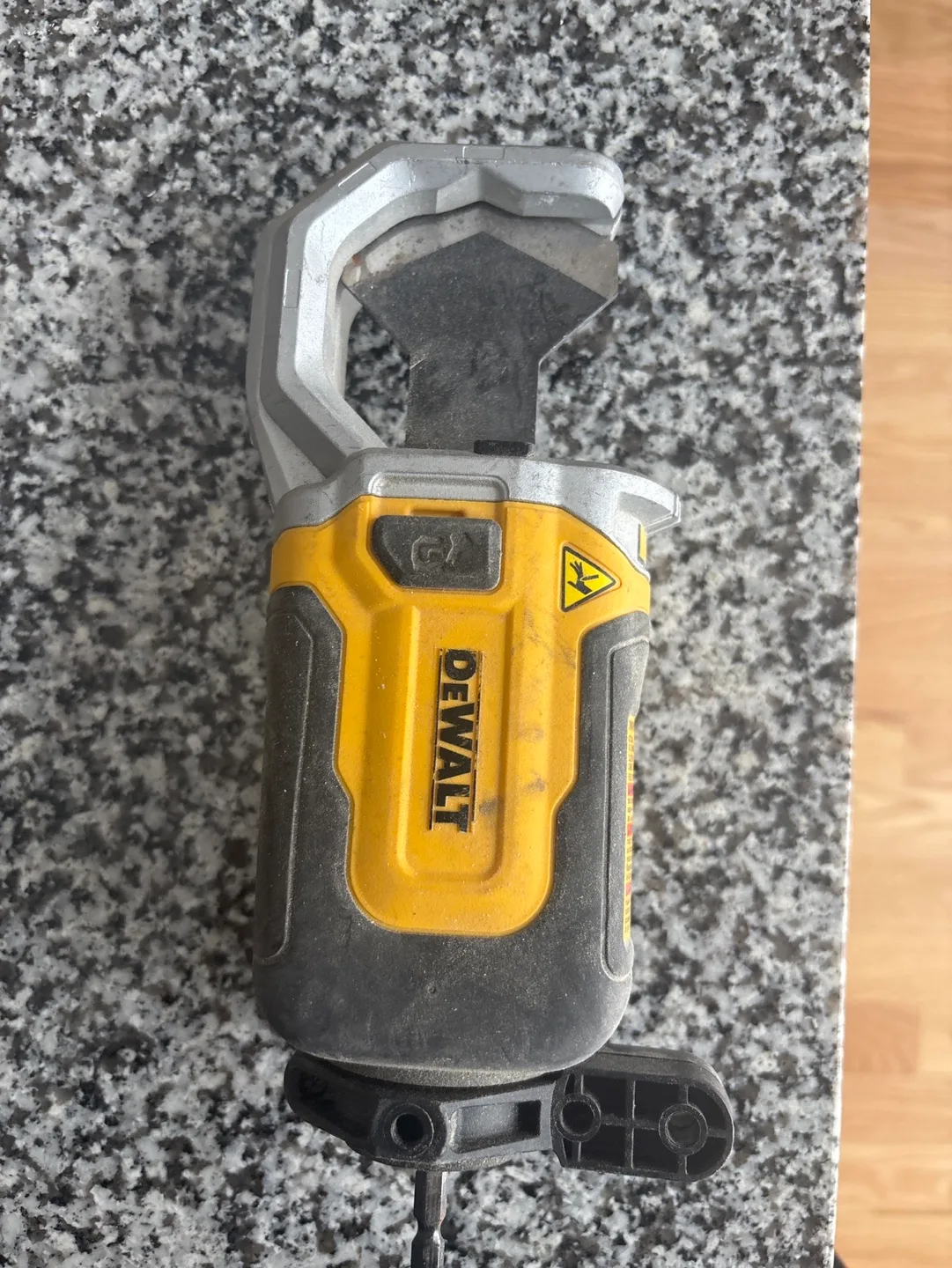 DEWALT Cordless Copper Tube Cutter thumbnail