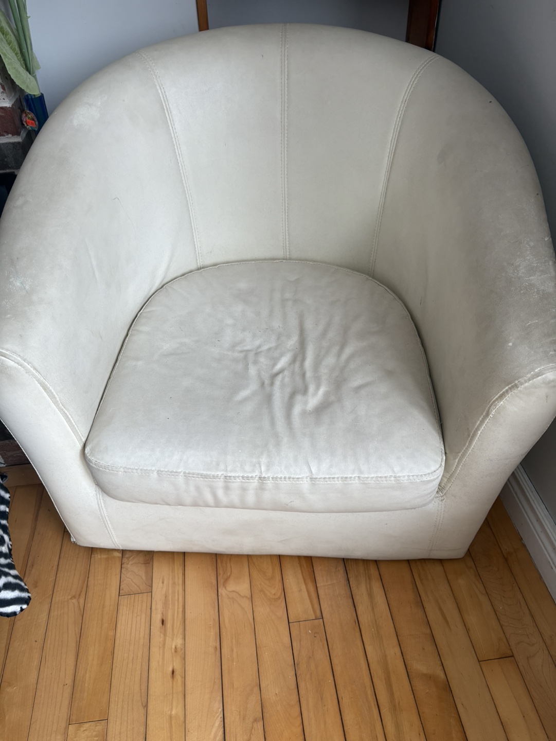 Off-white Leather Sofa and Chair Set - photo 3