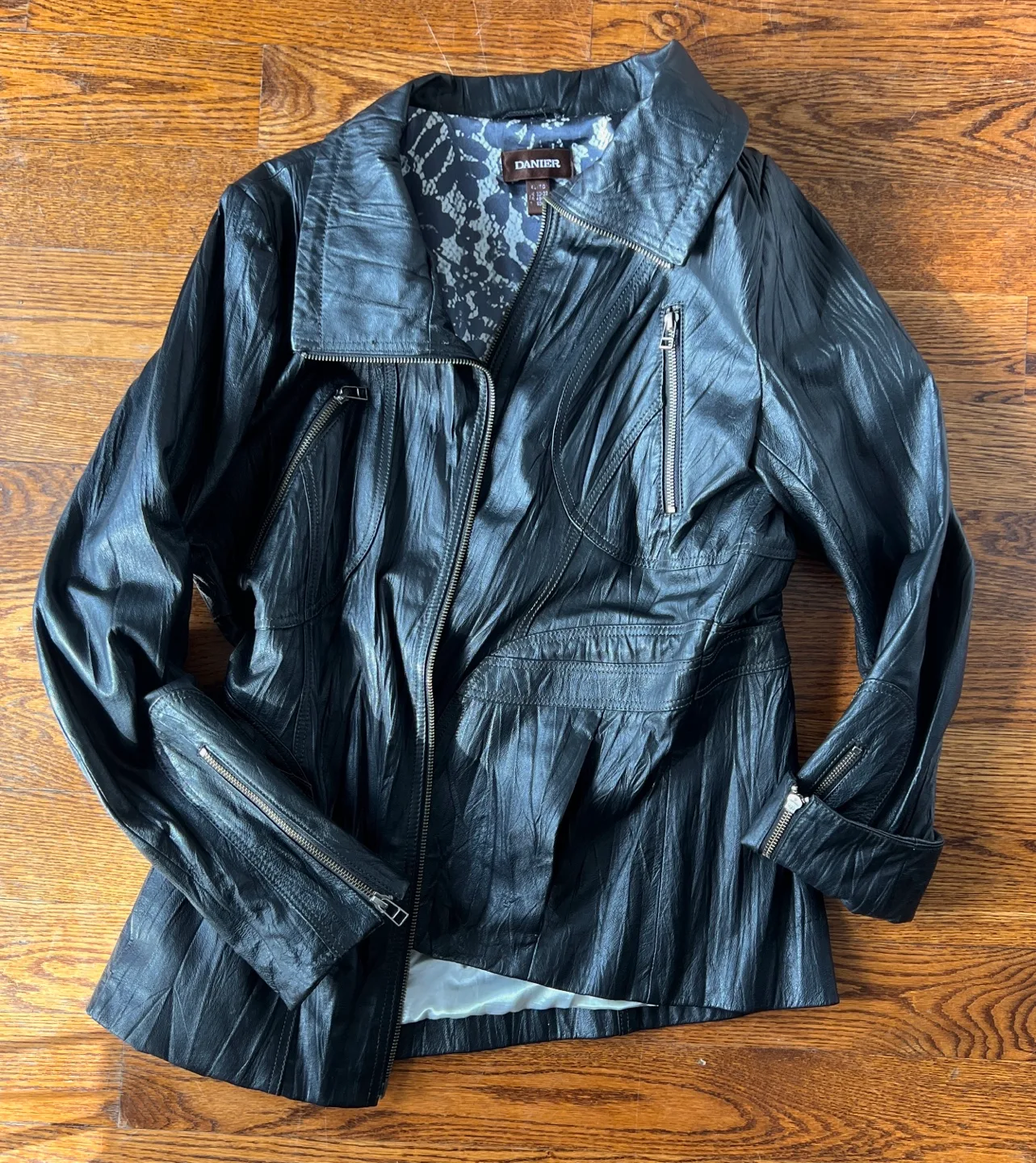 Women's Danier Black Leather Jacket image indicator(8)