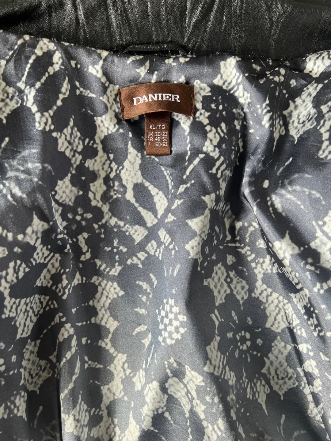 Women's Danier Black Leather Jacket image indicator(9)