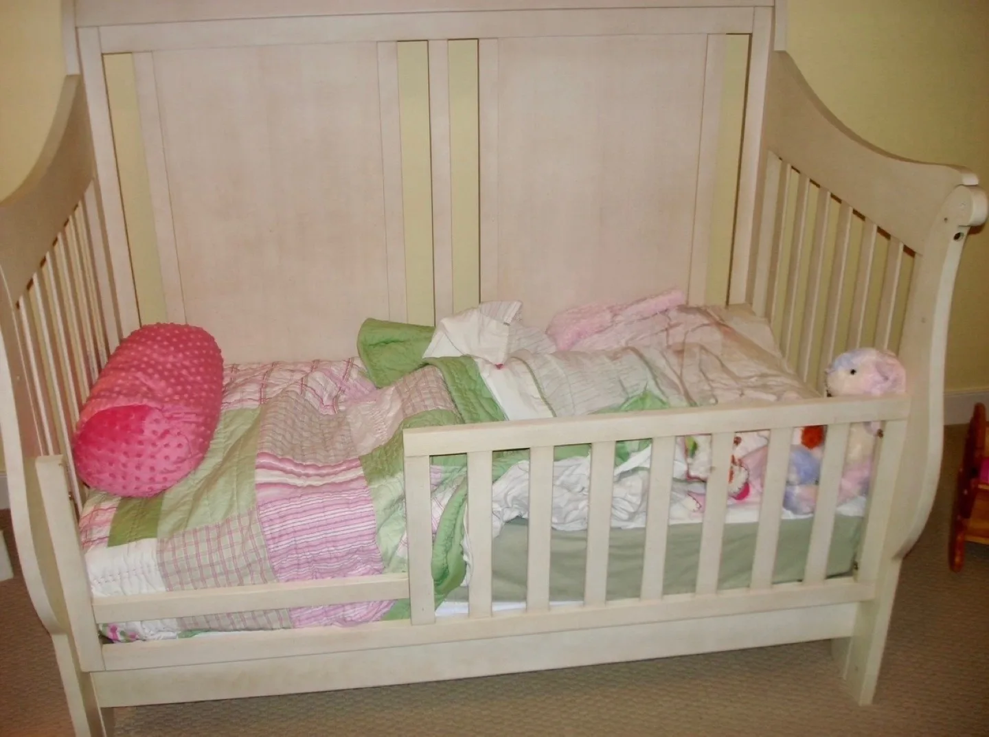 Child's bedroom furniture set - crib, sleigh bed, dresser, hutch image indicator(5)