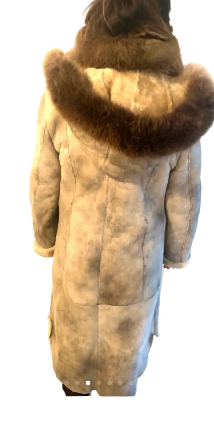Women's Long Sheepskin Shearling Coat with Fur Hood image indicator(6)