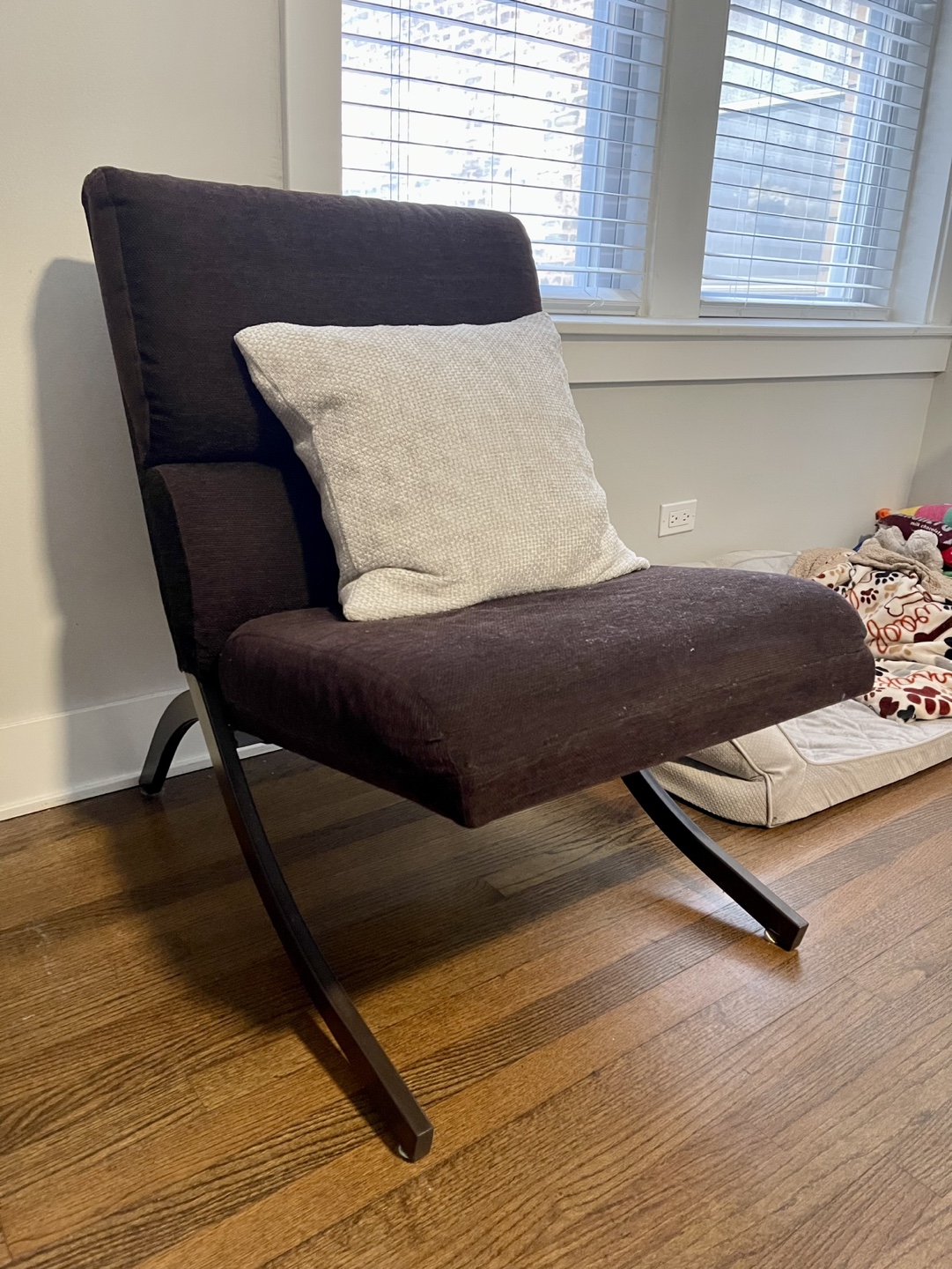 Modern Brown Accent Chair with Metal Legs - photo 4