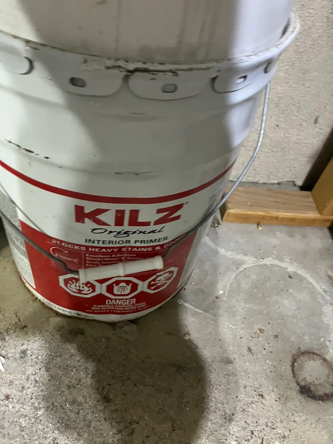 Assorted Paint Buckets - Benjamin Moore, PPG, MF Proline image indicator(10)