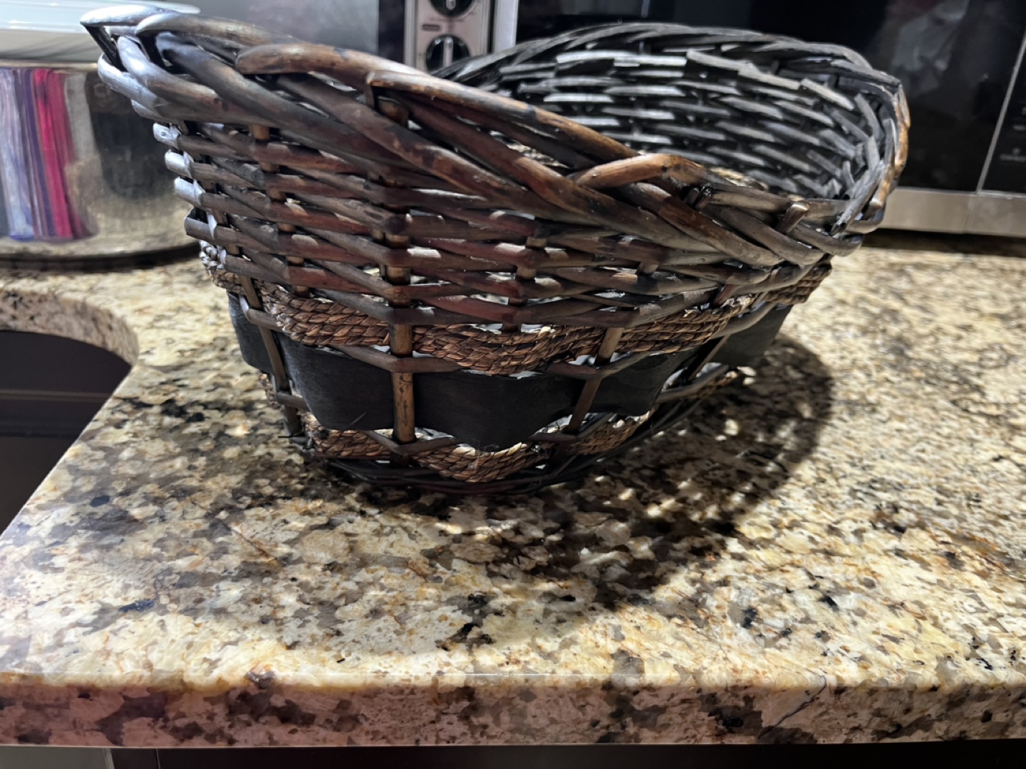 Large Wicker Basket - Dark Brown and Black🧡 - photo 3