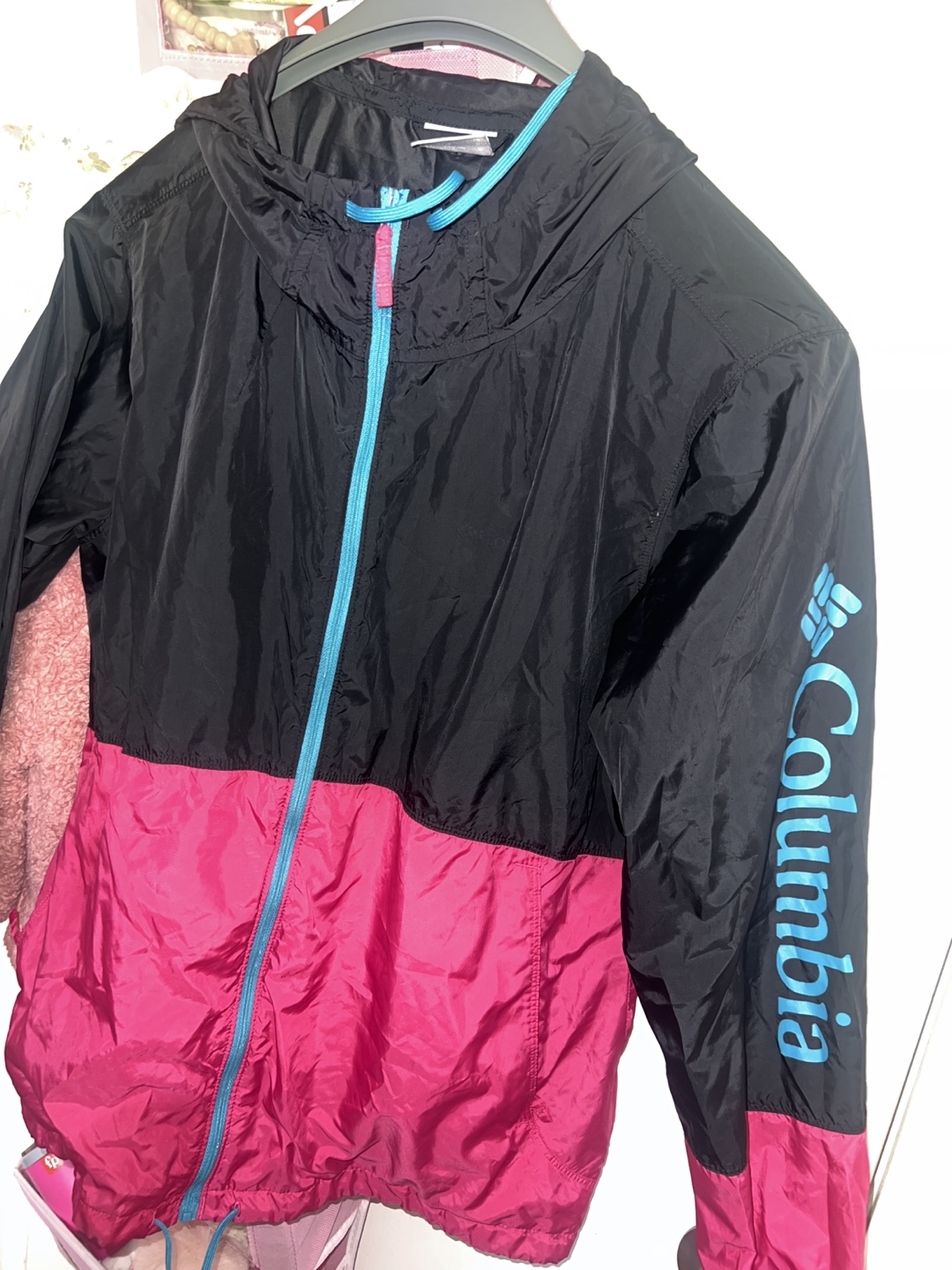 Columbia Women's Pink and Black Lightweight Jacket