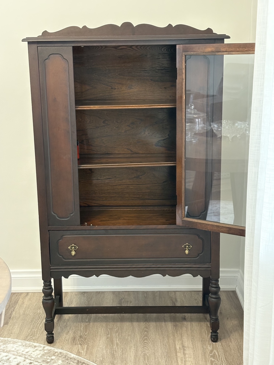 Vintage China Cabinet - photo 2