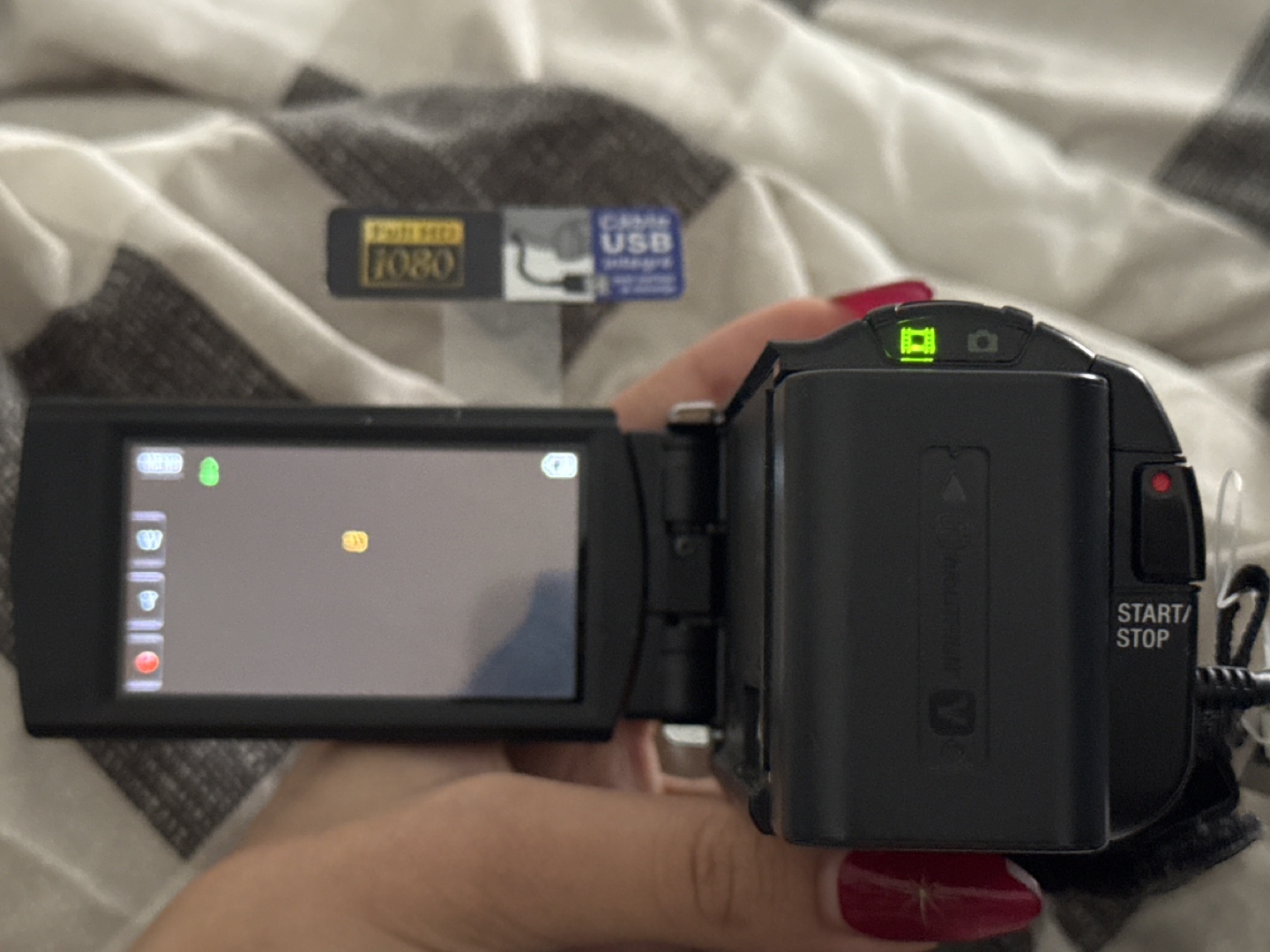 Sony Handycam HDR-CX200 Full HD Camcorder - photo 2