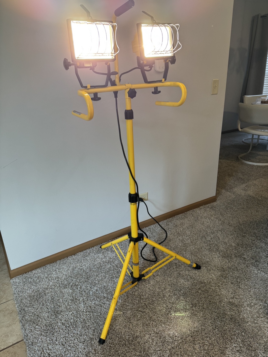 Dual Head Work Light Stand - photo 3