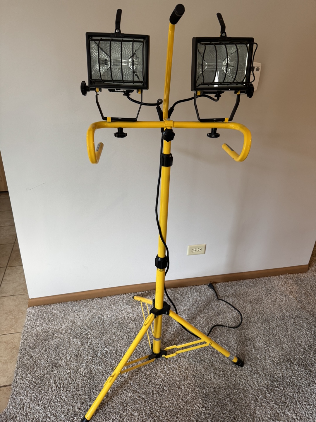 Dual Head Work Light Stand
