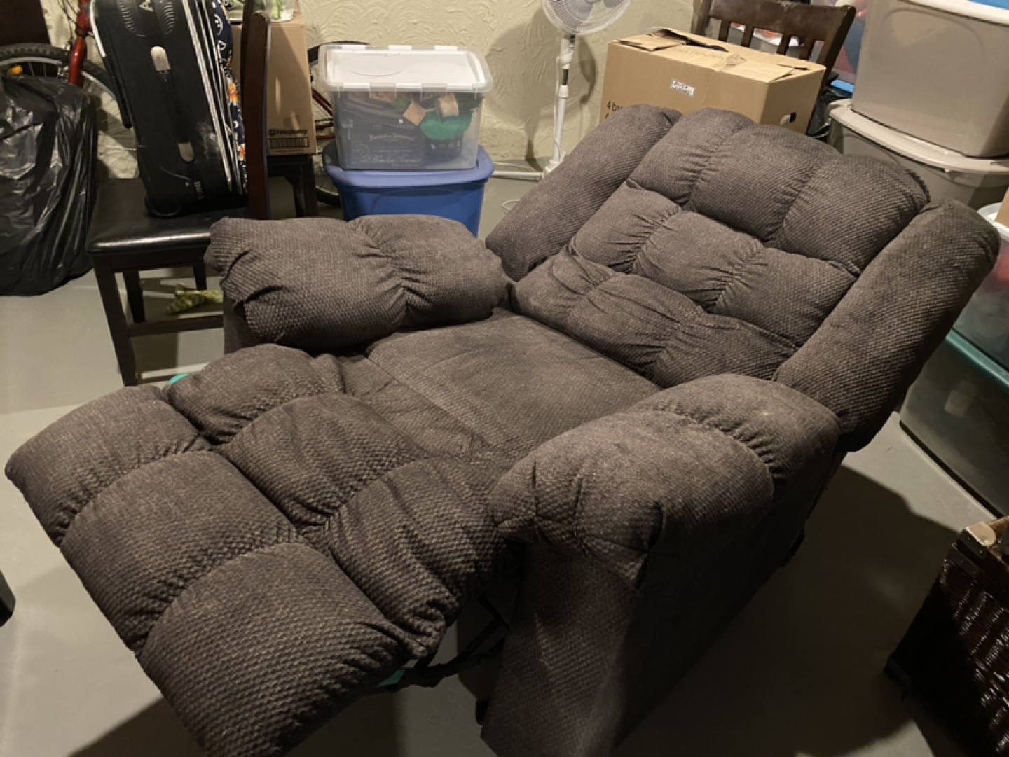Rocker recliner - photo 3