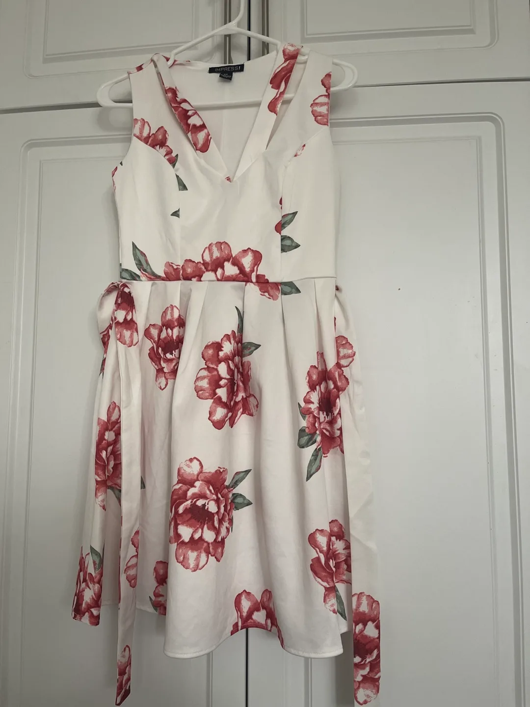 Floral sleeveless skater dress thumbnail