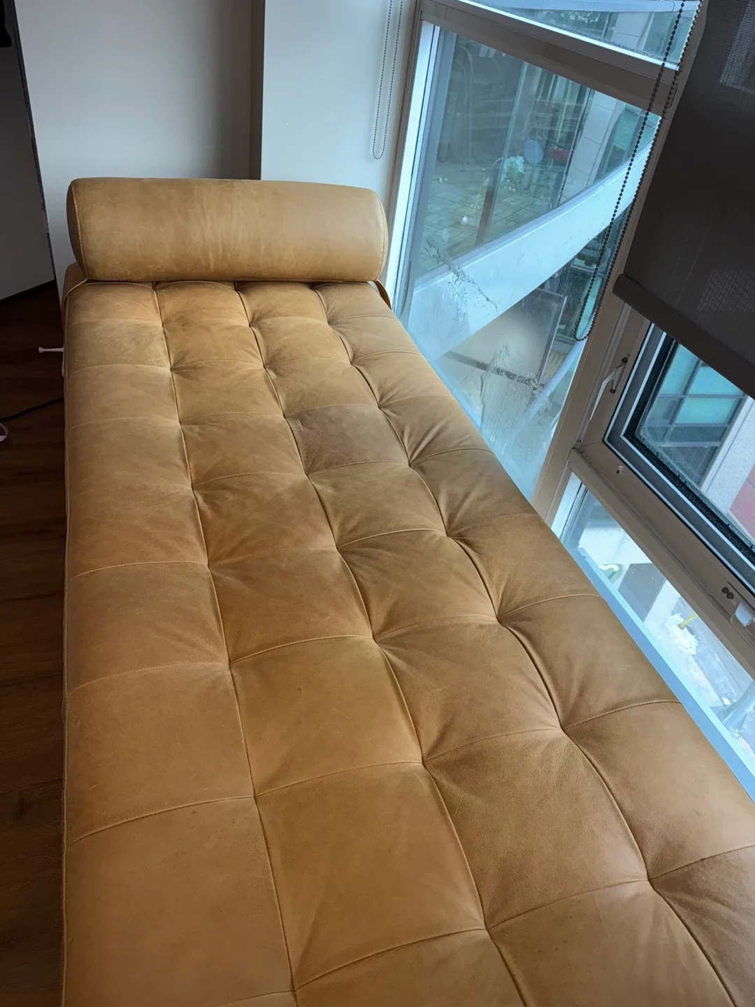 NEGOTIABLE SOFA Tufted LEATHER Chaise Lounge image indicator(2)